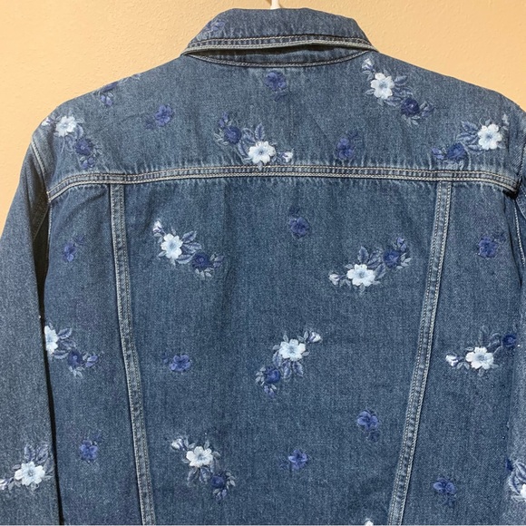 Guess “Doria” Light Wash Denim Jacket-Size XL NWT - Picture 6 of 12